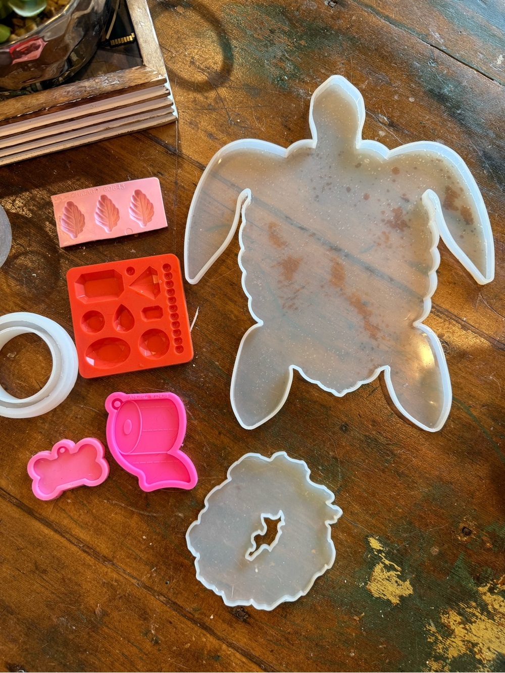 Silicone Resin Mold Kit Pieces - Picture 3 of 13